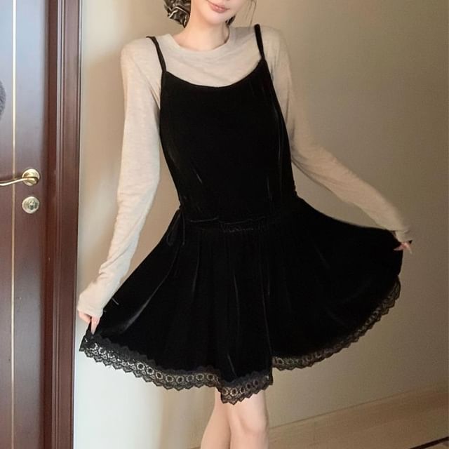 Set: Long-Sleeve Crew Neck Plain T-Shirt + Spaghetti Strap Lace Panel Drawstring Waist Mini A-Line Dress