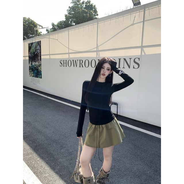Crewneck Long-Sleeve Basic Tee