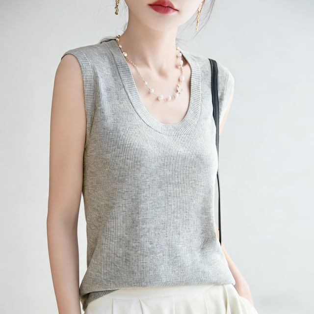 Scoop Neck Sleeveless Knit Top