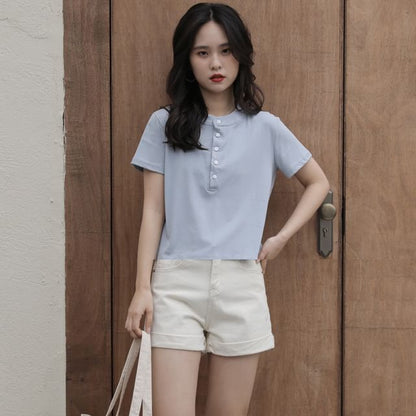 Half-Buttoned Short-Sleeve Crop Tee with Crew Neck