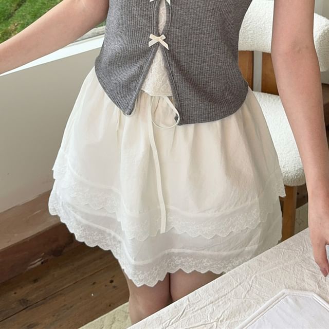 Mock Two-Piece Short-Sleeve Scoop Neck Lace Panel Slit Crop Top / High Waist Layered Mini A-Line Skirt