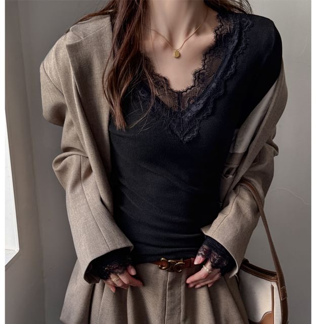 Long-Sleeve V-Neck Plain Lace Trim T-Shirt