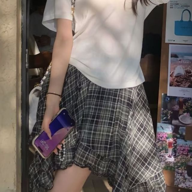 Short-Sleeve Crew Neck Plain T-Shirt / High Waist Plaid Asymmetrical Mini A-Line Skirt