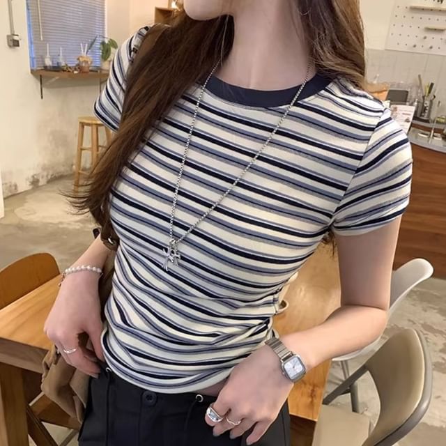 Crew-Neck Striped Short-Sleeve Fitted Tee