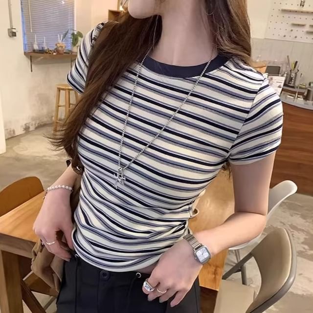 Crew-Neck Striped Short-Sleeve Fitted Tee