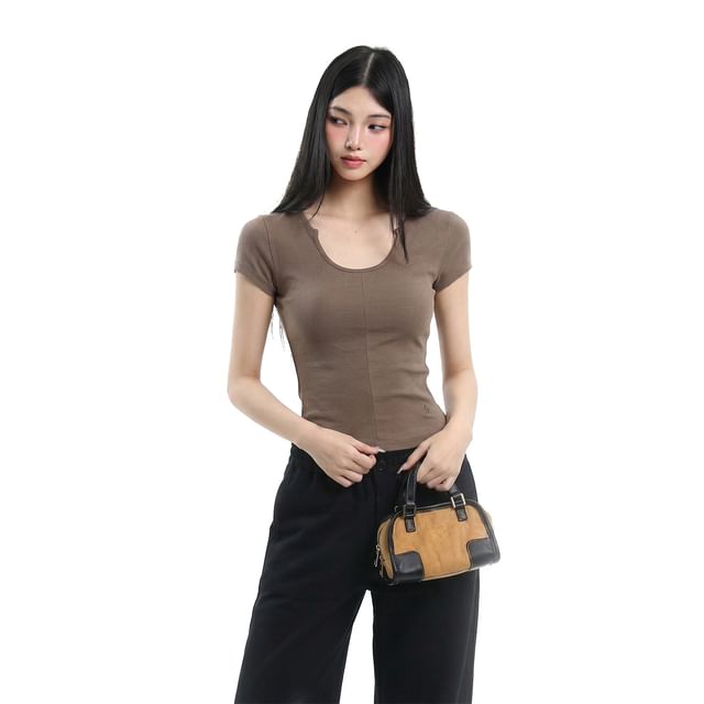 Notch-Neck Short-Sleeve Slim Crop Shirt