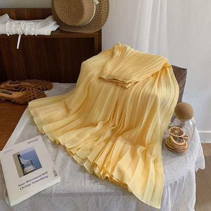 Mid Rise Plain Midi Pleated Skirt