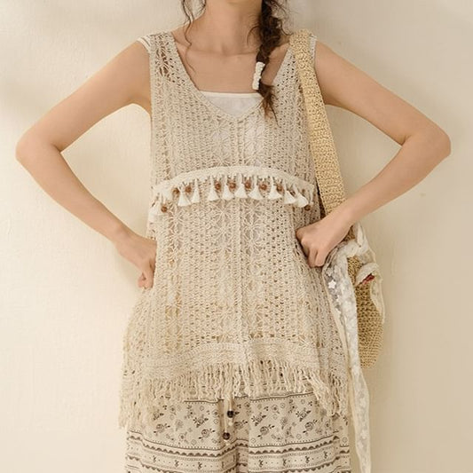 Sleeveless V-neck Crochet Lace Tasseled Top