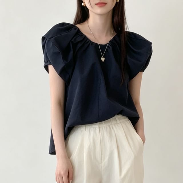 Scoop Neck Ruched Top Short Sleeve Style