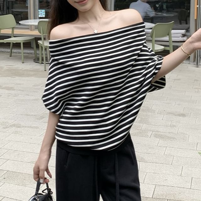 Off-Shoulder Batwing Sleeve Tee