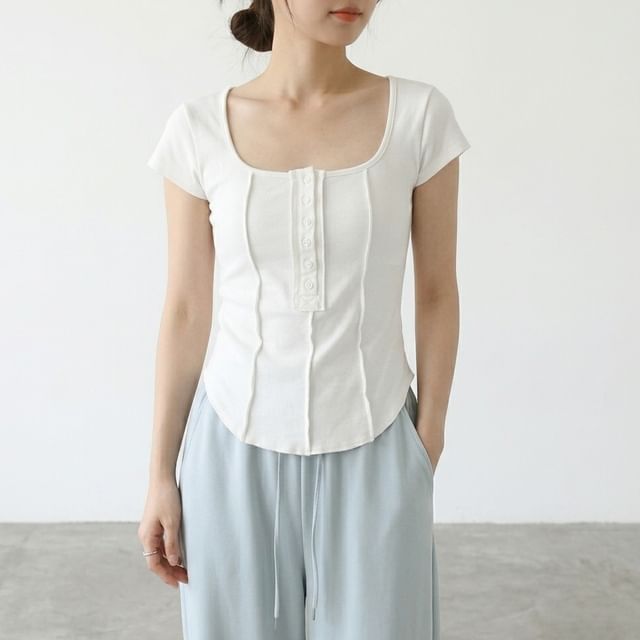 Scoop Neck Ribbed Half-Button Crop Tee