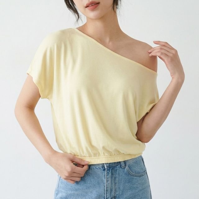 Off-Shoulder Short Sleeve Crop Tee