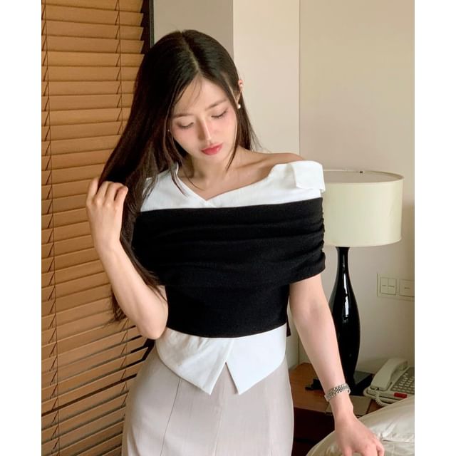 Short-Sleeve Off-Shoulder Two-Tone Ruched Blouse