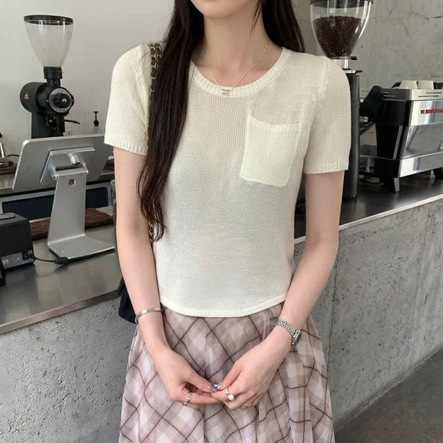 Short Sleeve Round Neck Plain Knit Top