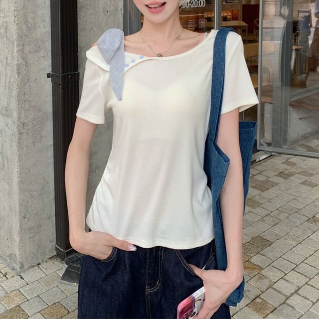 Short-Sleeve Crewneck Plaid Panel Crop T-Shirt