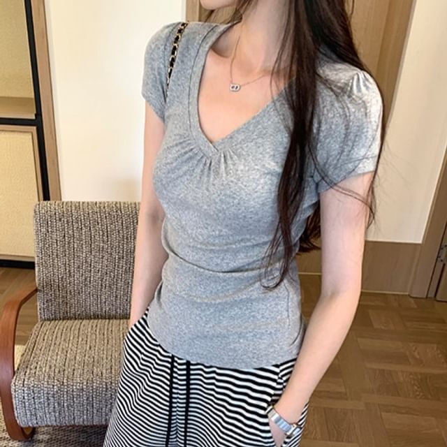 Short-Sleeve V-Neck Ruched Plain T-Shirt