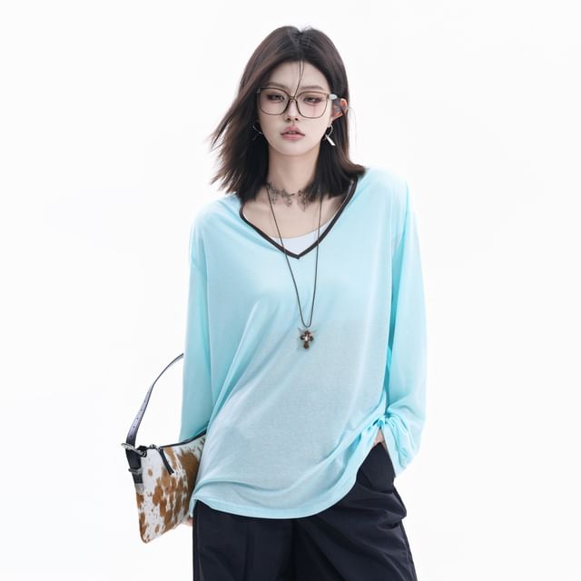 Long-Sleeve V-Neck Contrast Trim T-Shirt