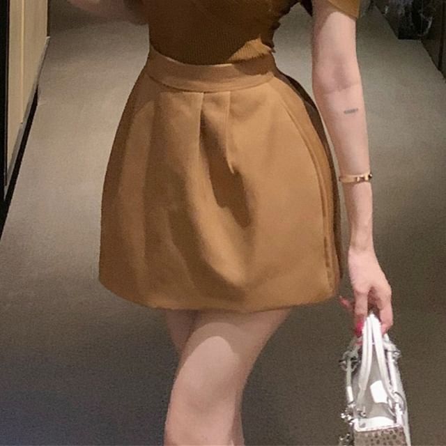 Sleeveless Off Shoulder Plain Ruched Ribbed Knit Top / High Waist Plain Pleated Mini A-Line Skirt