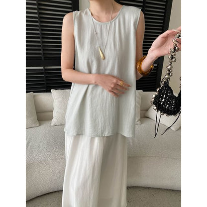 V-Neck Sleeveless Basic Blouse