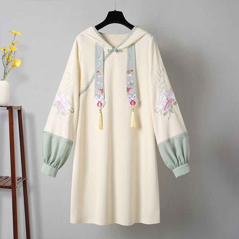 Robe à capuche à franges et broderie florale vintage