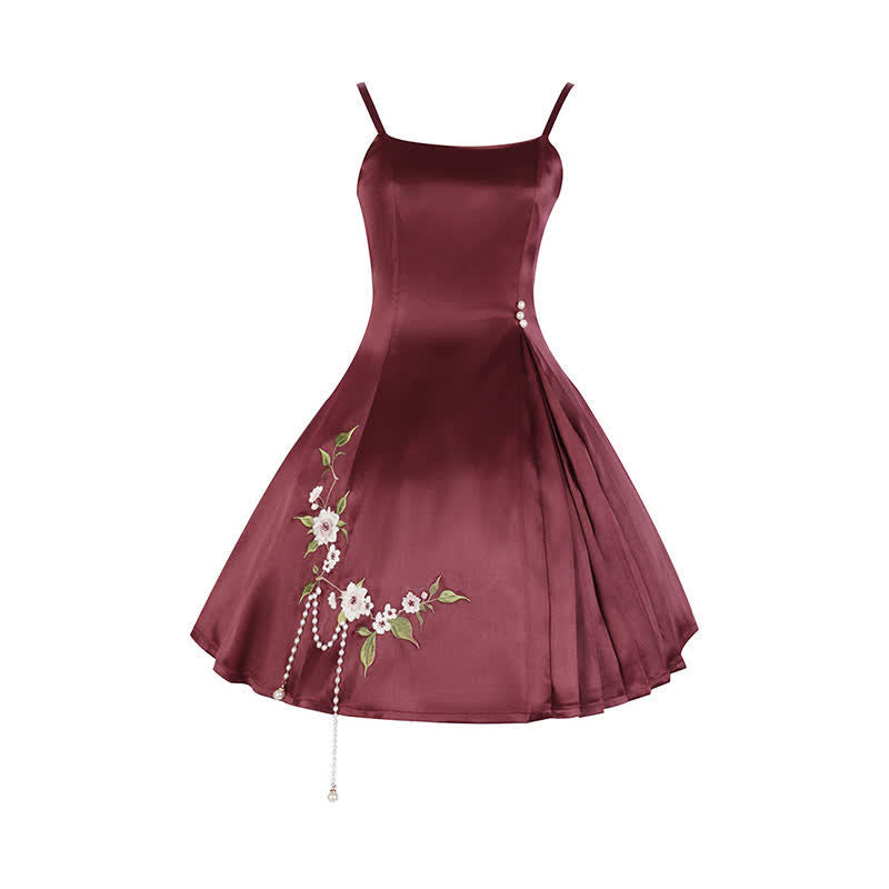 Unterkleid mit Perlenkette im Vintage-Stil