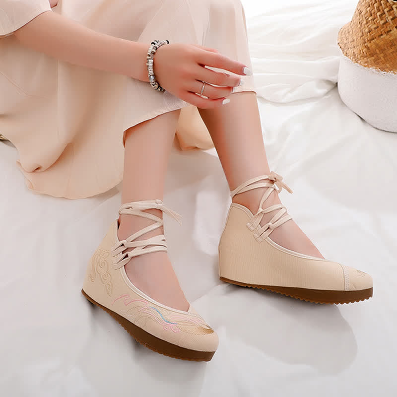 Elegant Cloud Embroidery Canvas Flats Shoes