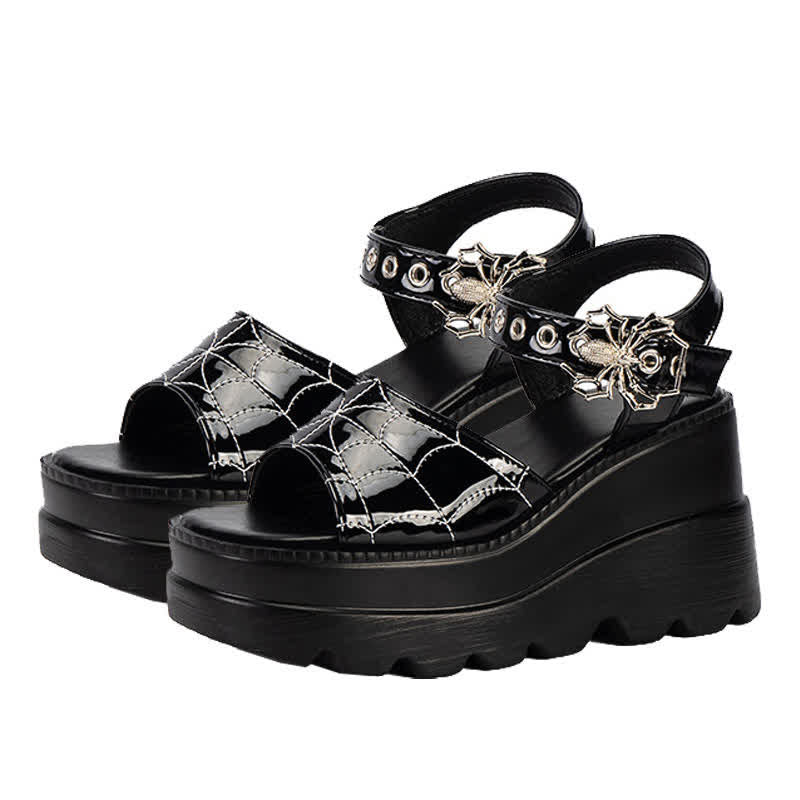 Schwarze Punk-Gothic-Sandalen mit Keilabsatz und Spinnennetz-Schnalle