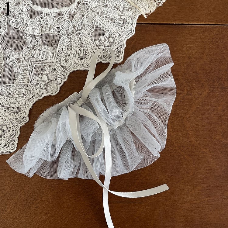 Blue Feather Cuffs Overknee Stockings With Lace Leg Loop