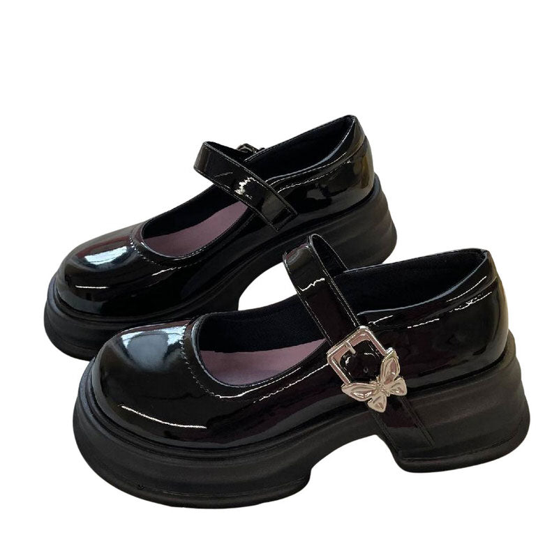 Mary Jane Pumps mit Schmetterlingsmuster 