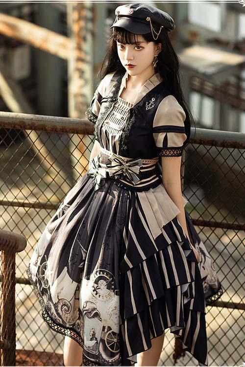Punk Lolita Short Sleeve Dress with Pirate Boat and Retro Big Hem