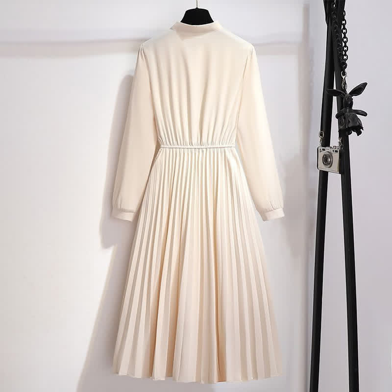 Robe chemise plissée à manches longues et lacets avec imprimé à carreaux et perles