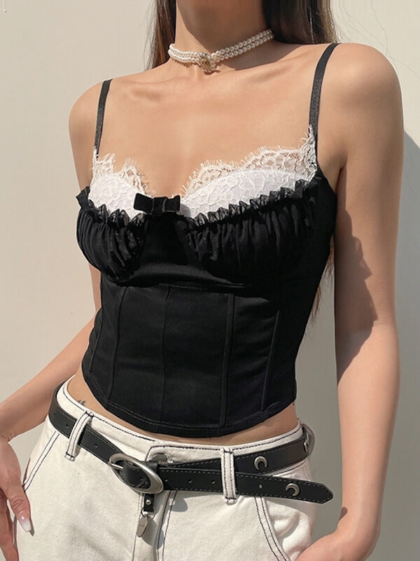 Camisole noire avec dentelle blanche