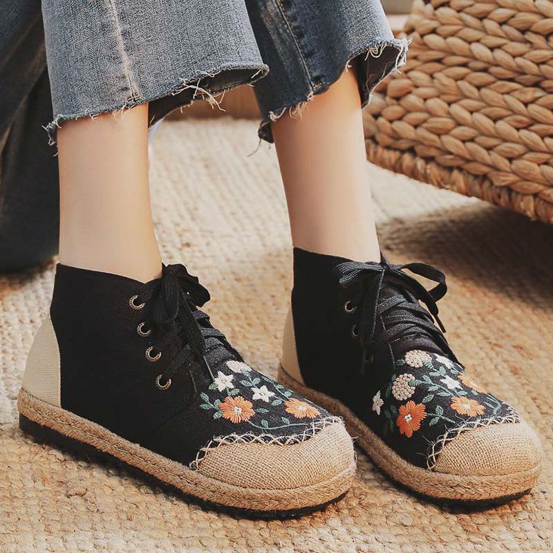 Elegant Embroidery Floral Lace up Canvas Boots