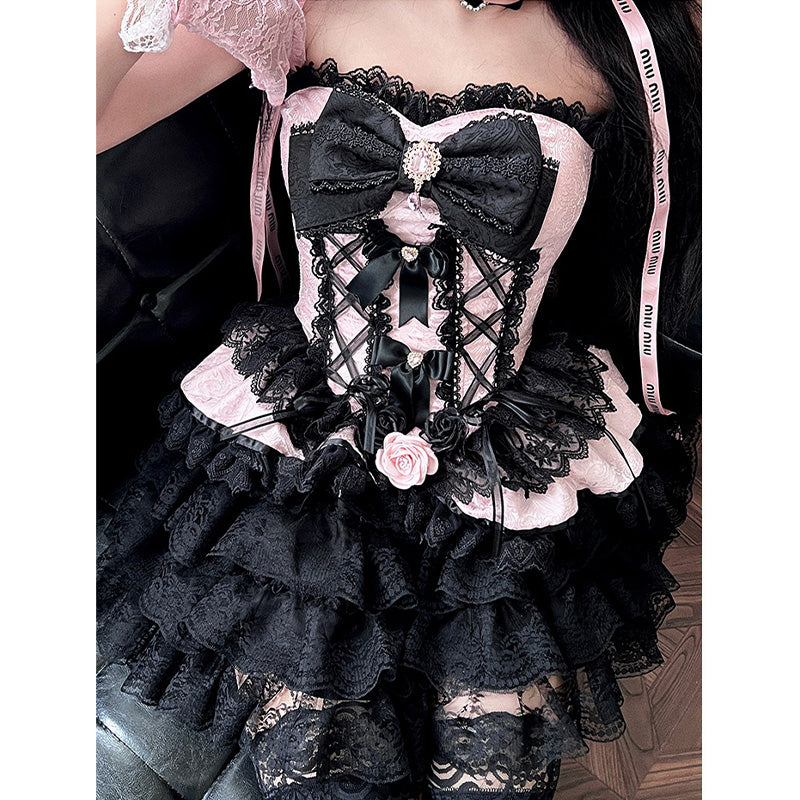 Haut corset en dentelle avec nœud papillon Lolita et short superposé