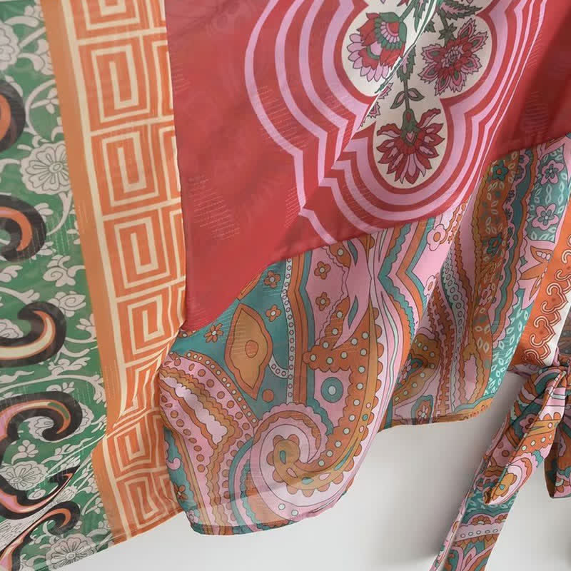 Kimono-Oberbekleidung mit Schnürung und Boho-Print