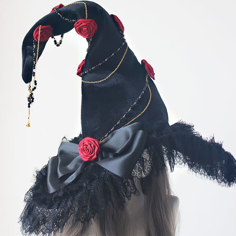 Chapeau de sorcière noir en dentelle avec décor de roses gothiques