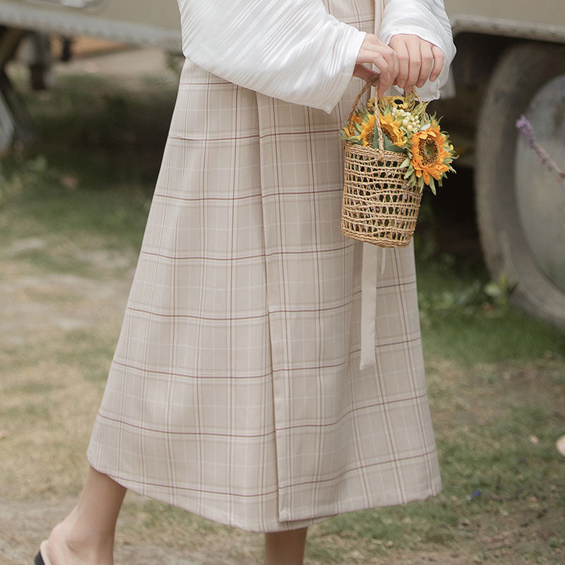 Ensemble de vêtements d'extérieur à carreaux vintage avec jupe et ceinture en quatre pièces