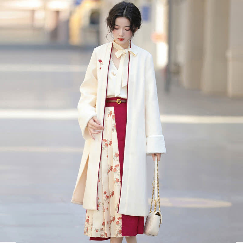 Chemise et jupe vintage brodées de roses