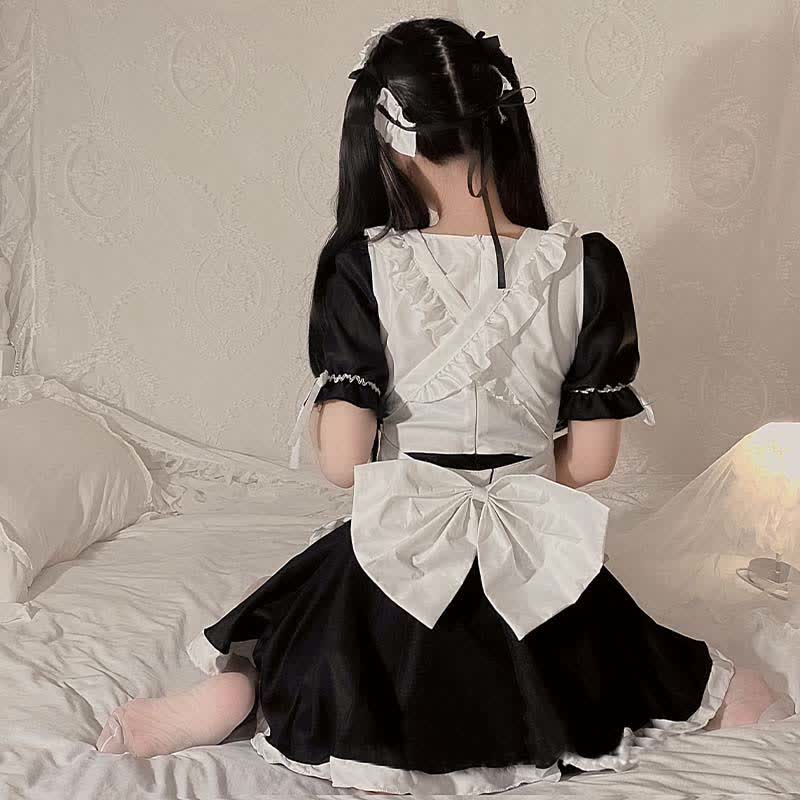 Robe de lingerie à col carré et nœud papillon pour femme de chambre Cosplay