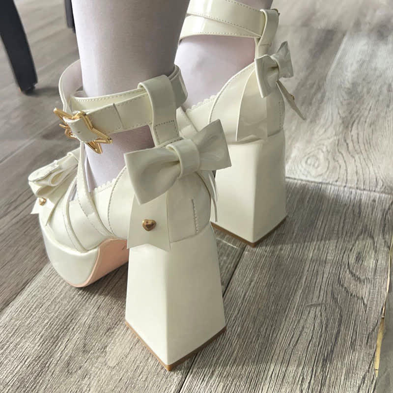 Chaussures Lolita à talons hauts avec nœud et boucle en étoile