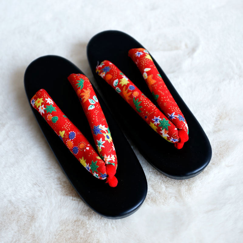 Chaussons japonais fleuris