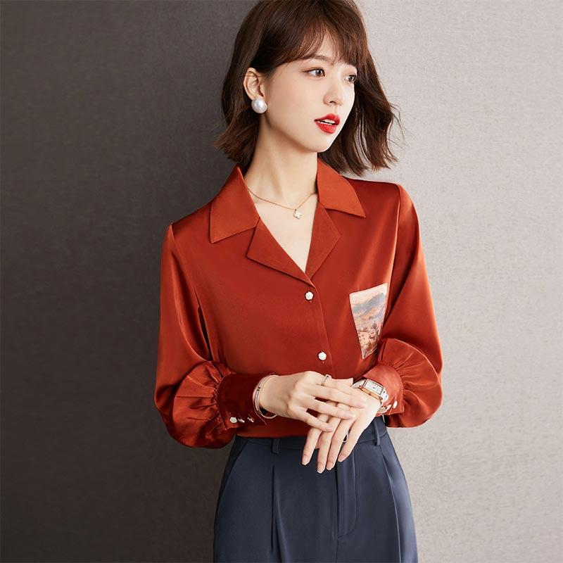 Rotes Chiffonhemd mit Puffärmeln im Vintage-Stil