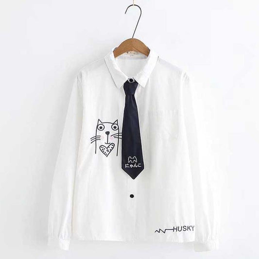 Chemise blanche à manches longues avec cravate et motif de chat mignon