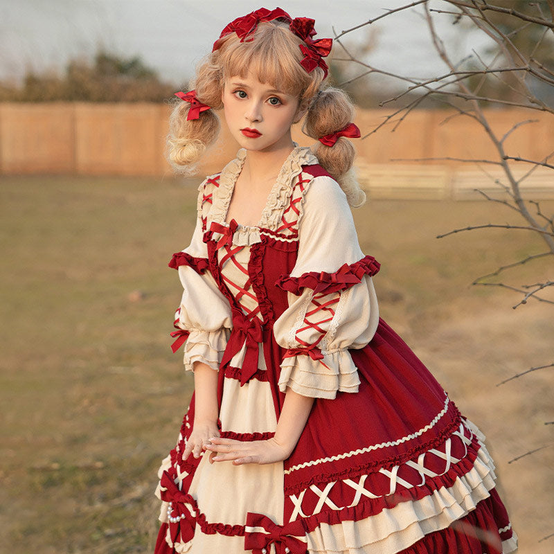 Robe Lolita à lacets avec nœud rouge et décoration