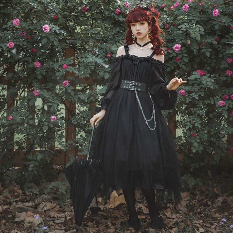 Schwarzes Lolita-Unterkleid mit langen Ärmeln und Kettengürtel