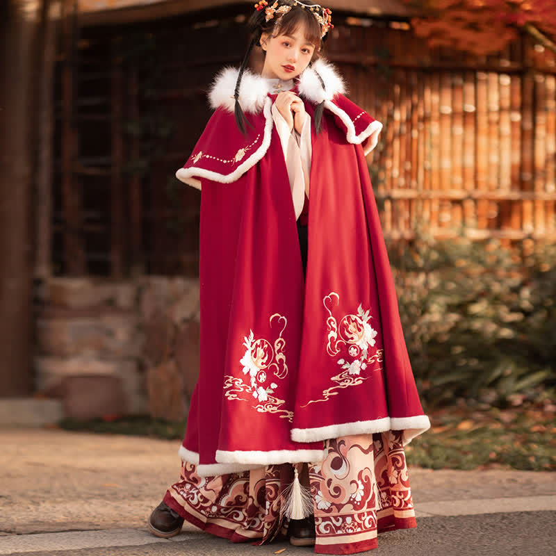 Manteau à capuche en peluche avec broderie de lapin rouge