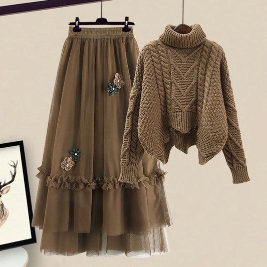 Ensemble pull à col roulé marron avec jupe en tulle à décor fleuri