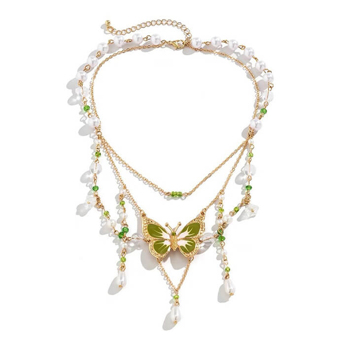 Collier à plusieurs niveaux esthétique avec papillon vert