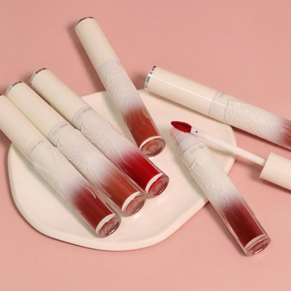 Pfirsichfarbener Spiegel-Lipgloss