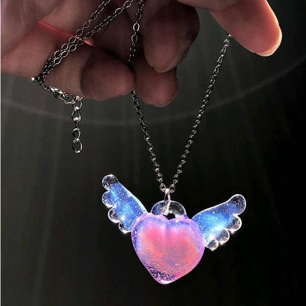 Collier en verre avec joli coeur d'ange rose et ailes - Heartzcore